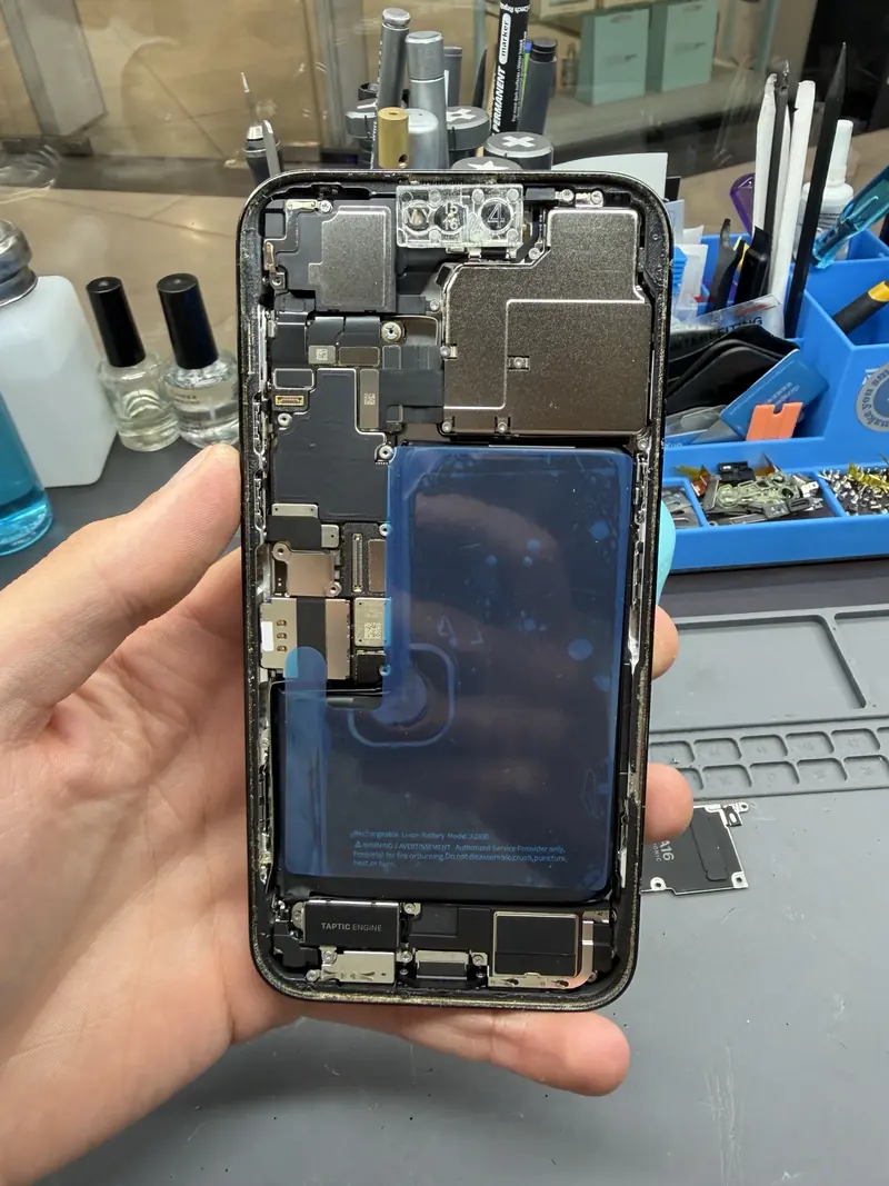 Новий акумулятор встановлено в iPhone 14 Pro Max