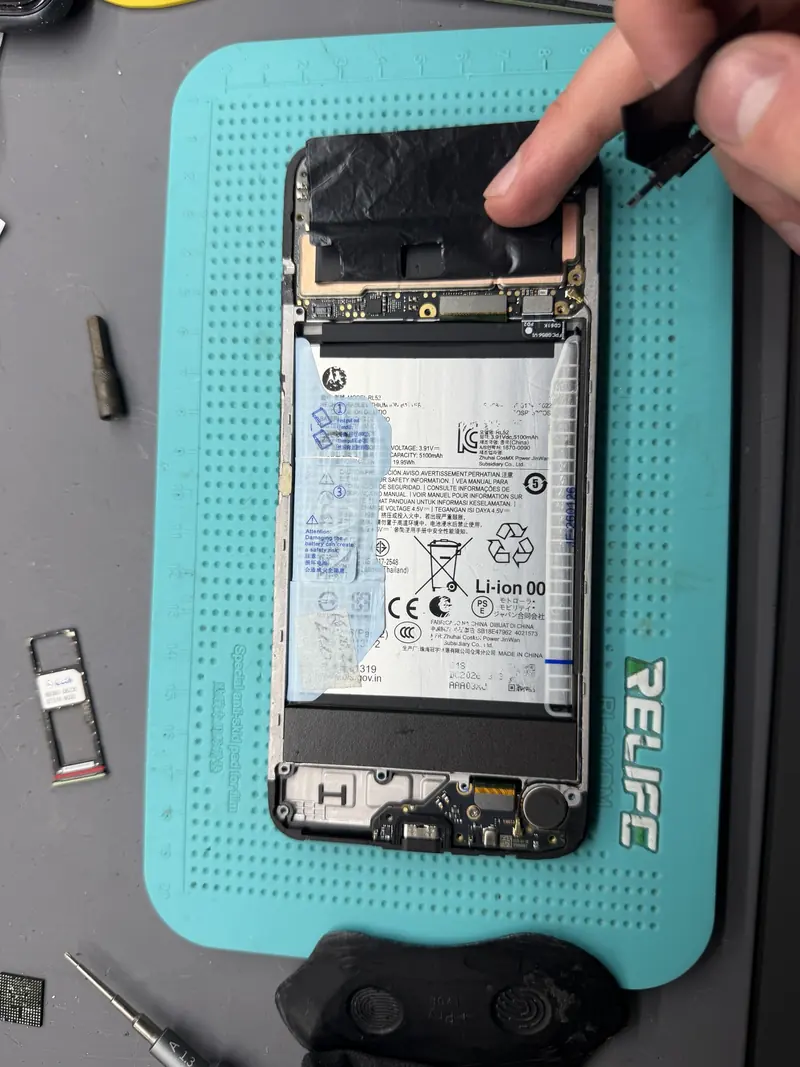 Заміна акумулятора Motorola